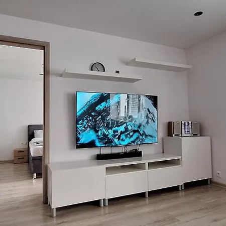 2 Modern Flat Near The Hockey Stadium