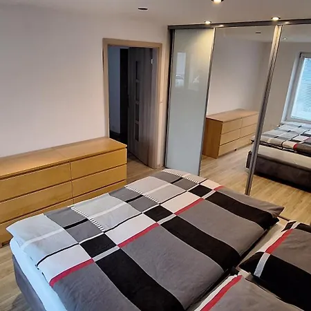2 Modern Flat Near The Hockey Stadium Apartament