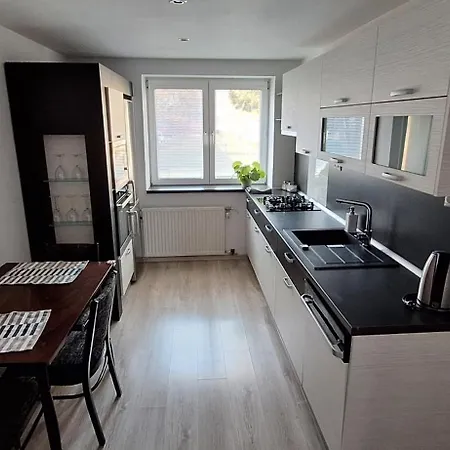 Apartment 2 Modern Flat Near The Hockey Stadium *