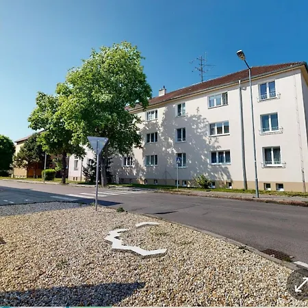 2 Modern Flat Near The Hockey Stadium Apartament *